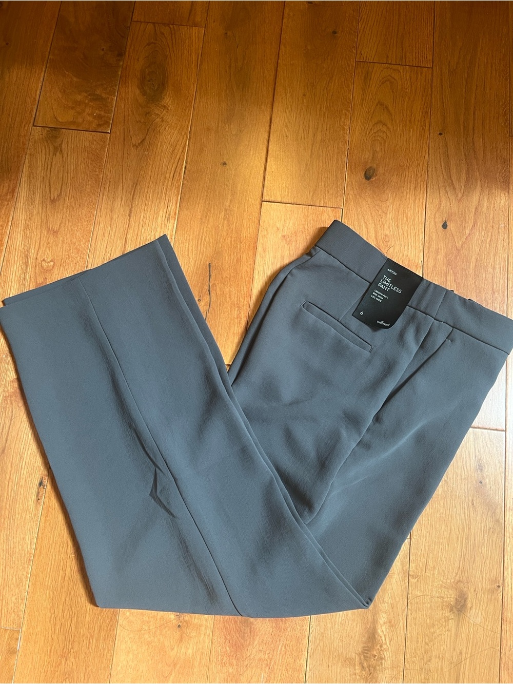 Aritzia Wilfred NWT Limitless Pant in Crepette in Coal Grey